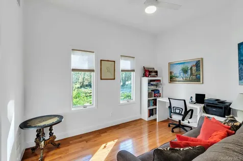 10 Bay Woods Drive Hampton Bays NY 11946