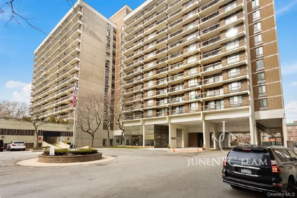 152-18 Union Turnpike Flushing NY 11367