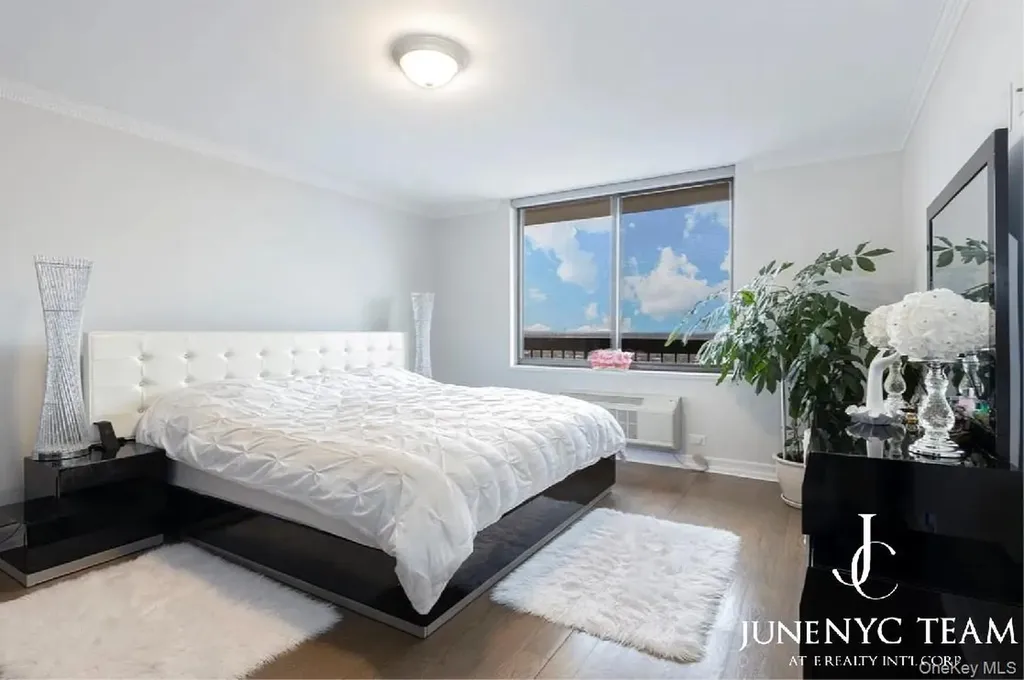 152-18 Union Turnpike Flushing NY 11367