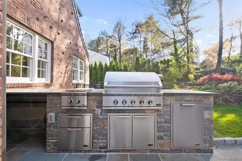 64 Trenor Drive New Rochelle NY 10804