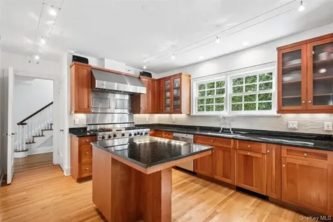64 Trenor Drive New Rochelle NY 10804