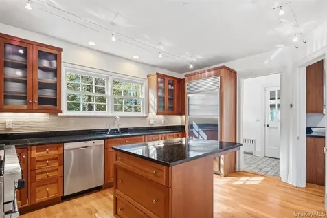 64 Trenor Drive New Rochelle NY 10804