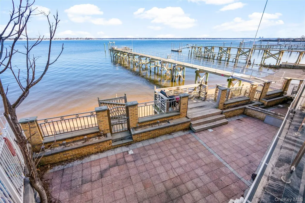 822 Dean Avenue Bronx NY 10465