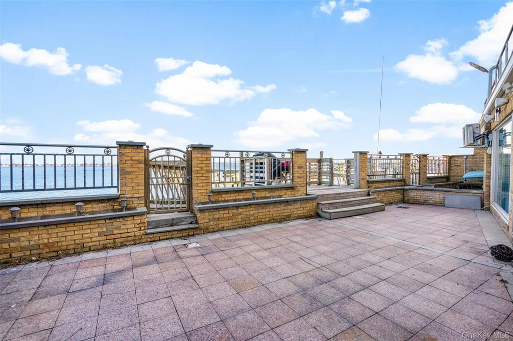 822 Dean Avenue Bronx NY 10465