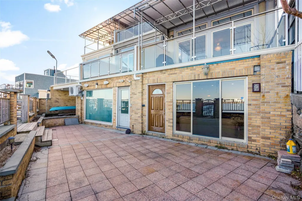 822 Dean Avenue Bronx NY 10465