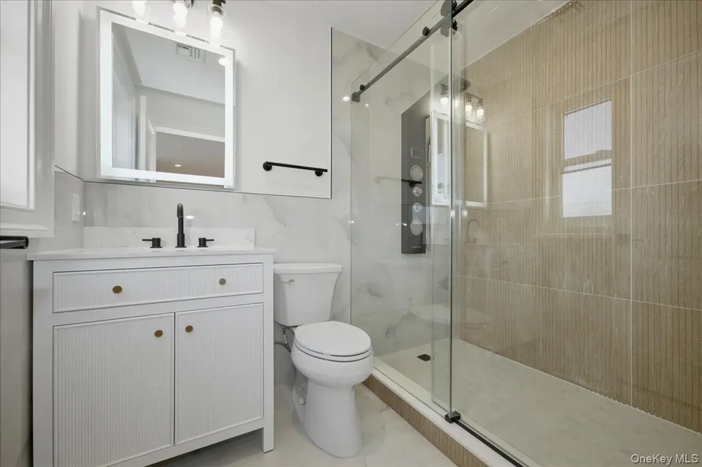 2 Jupiter Lane Levittown NY 11756