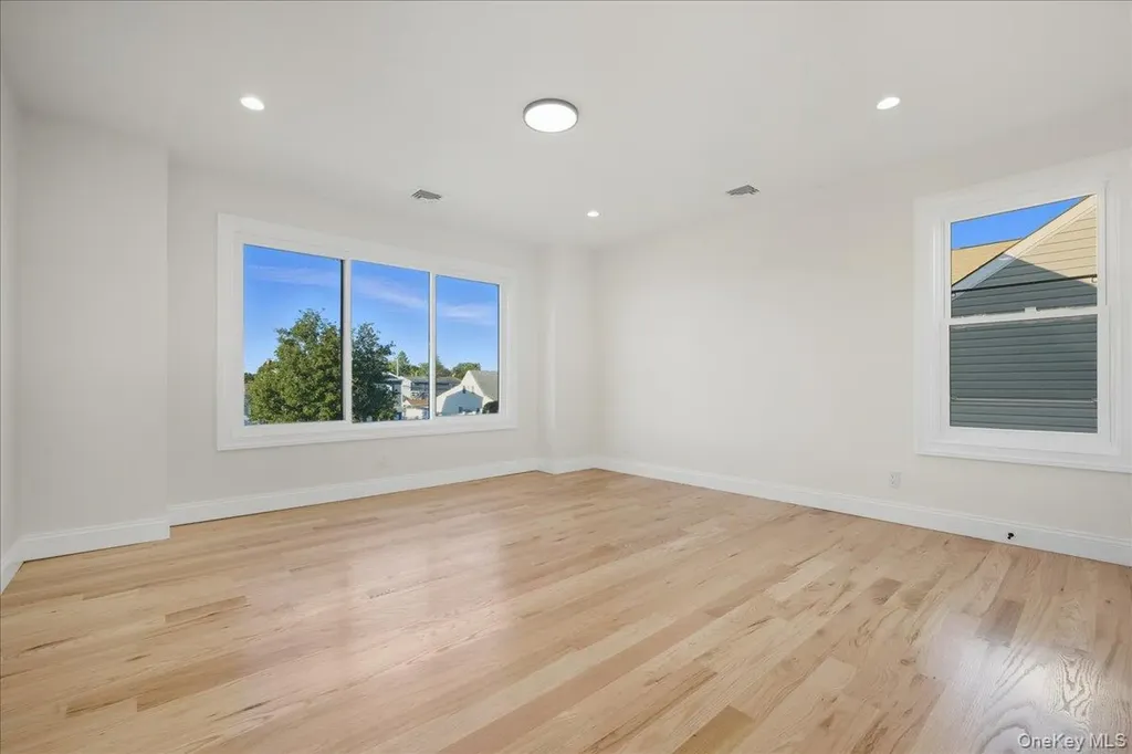 2 Jupiter Lane Levittown NY 11756