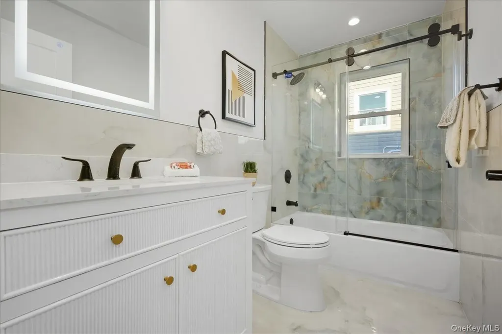 2 Jupiter Lane Levittown NY 11756