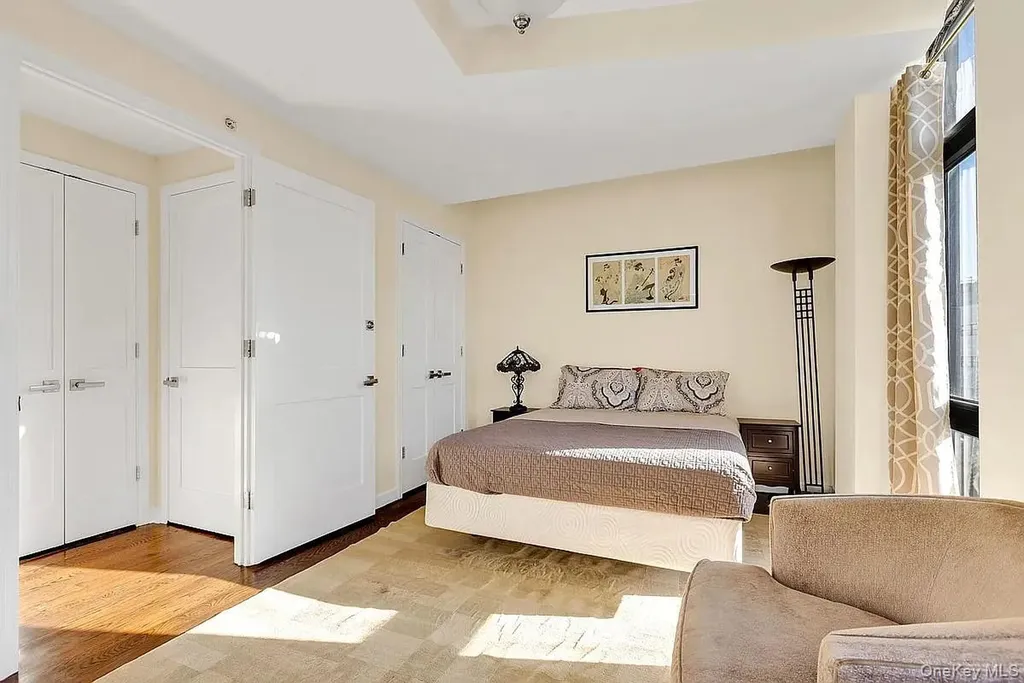 2833 Ocean Parkway Brooklyn NY 11235