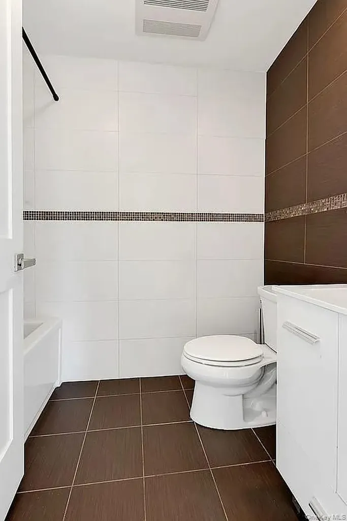 2833 Ocean Parkway Brooklyn NY 11235