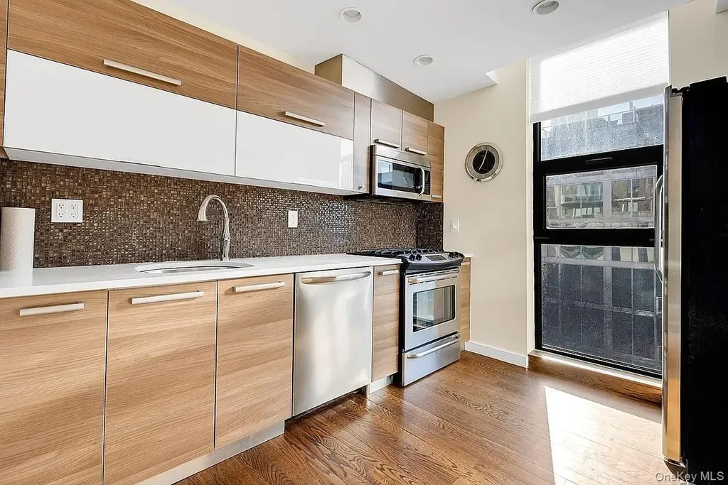2833 Ocean Parkway Brooklyn NY 11235