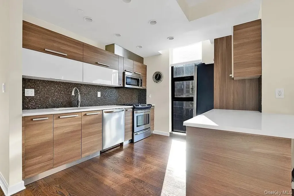 2833 Ocean Parkway Brooklyn NY 11235