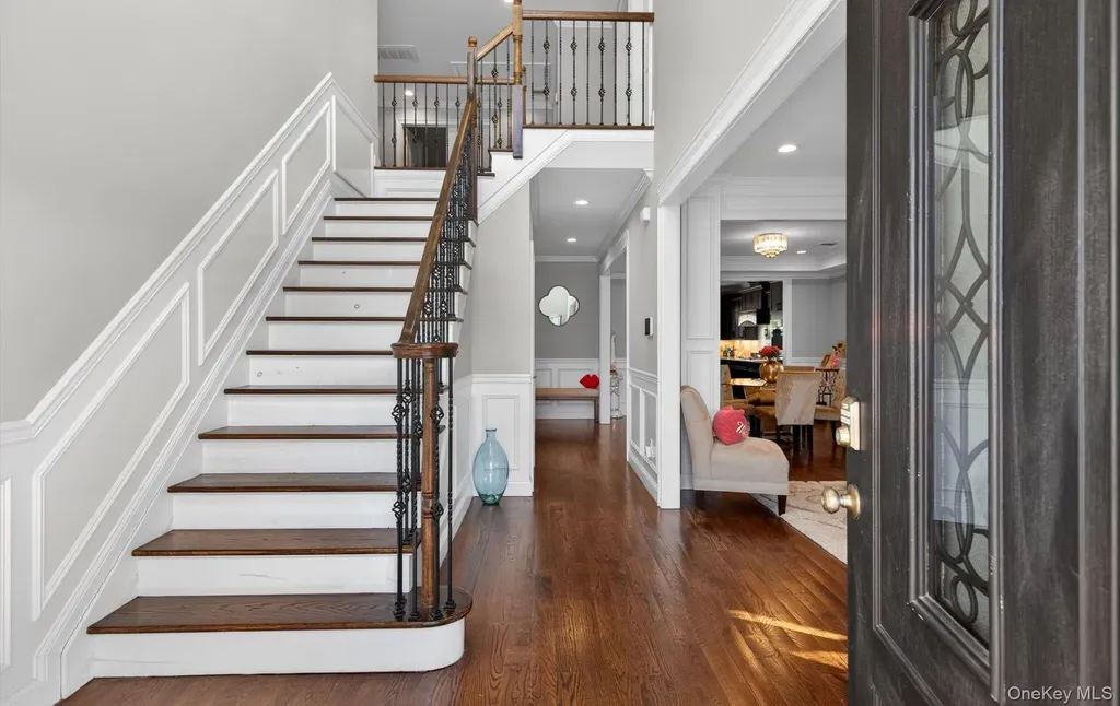 805 Pine Place Bellmore NY 11710