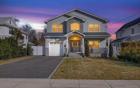 805 Pine Place Bellmore NY 11710