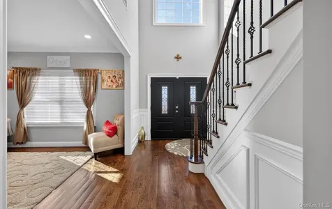 805 Pine Place Bellmore NY 11710