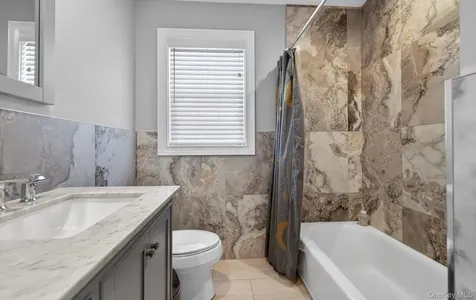 805 Pine Place Bellmore NY 11710