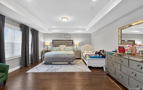 805 Pine Place Bellmore NY 11710