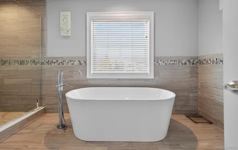 805 Pine Place Bellmore NY 11710