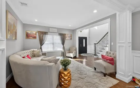 805 Pine Place Bellmore NY 11710