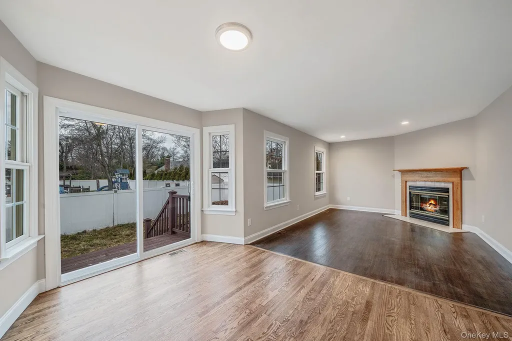 30 Lakeview Drive Mastic Beach NY 11951