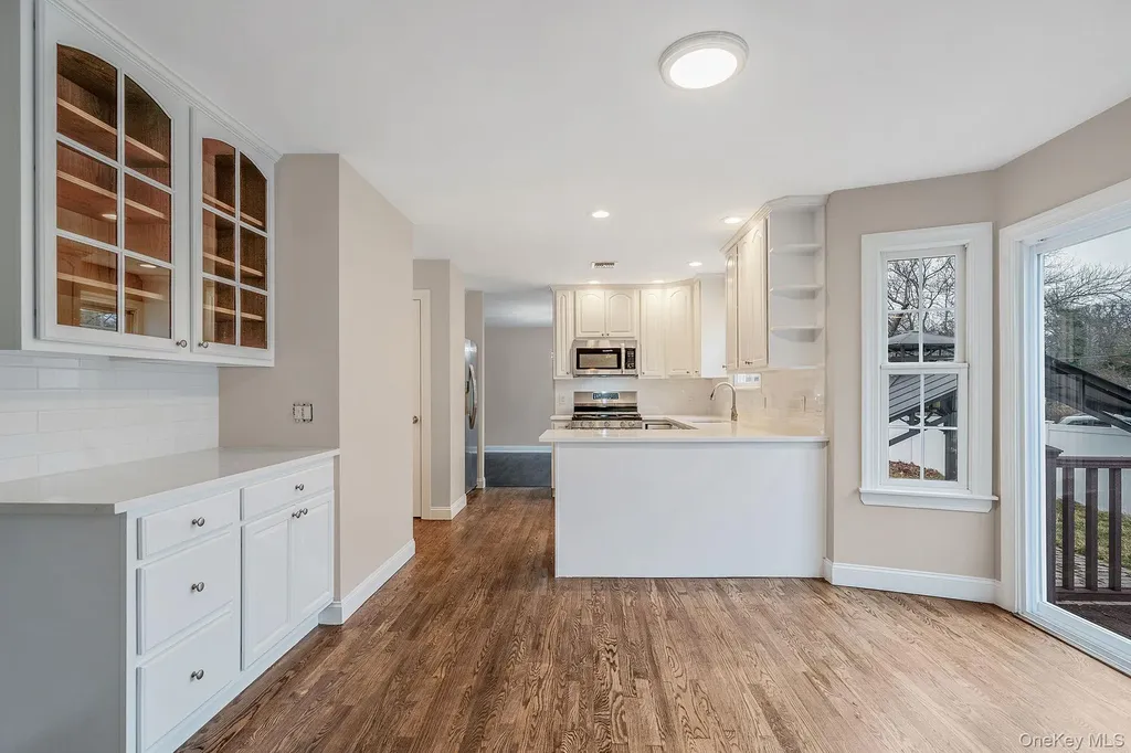 30 Lakeview Drive Mastic Beach NY 11951