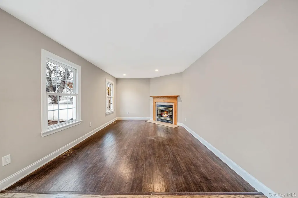 30 Lakeview Drive Mastic Beach NY 11951