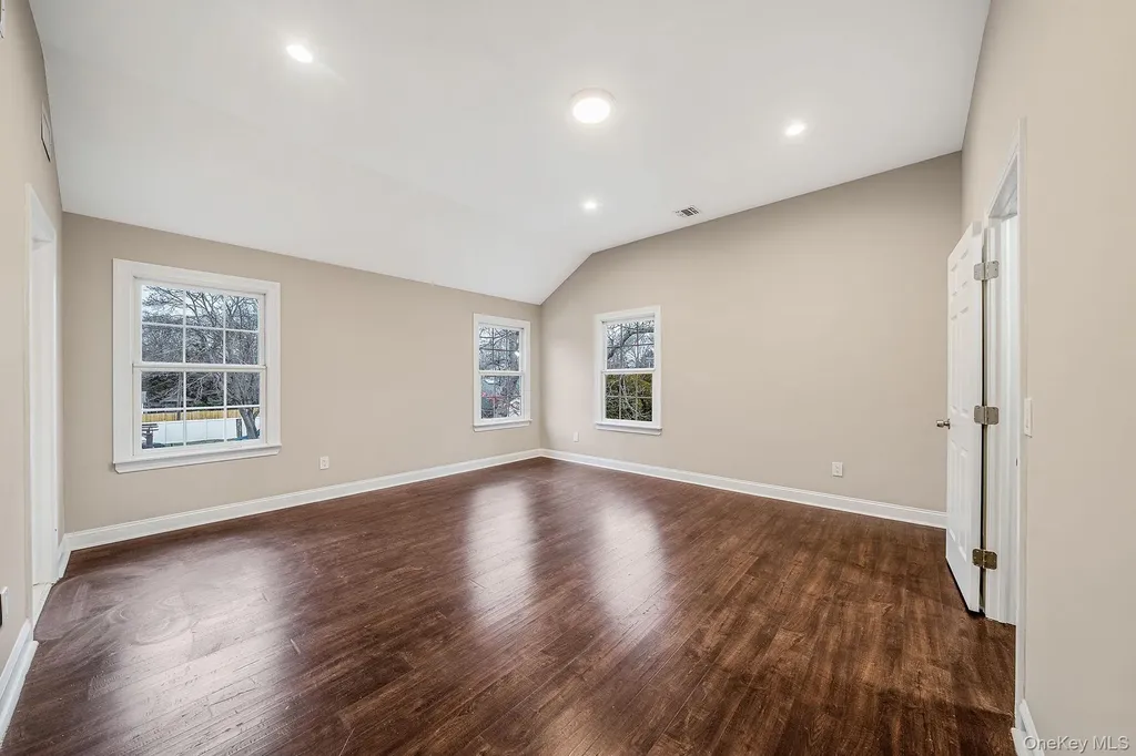 30 Lakeview Drive Mastic Beach NY 11951