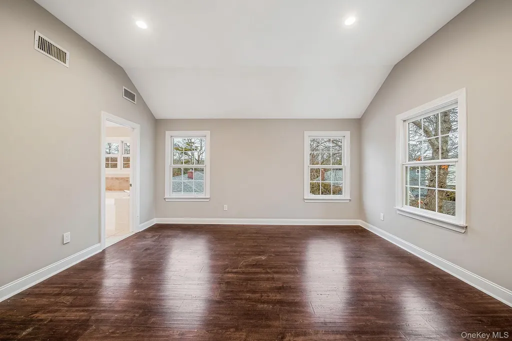 30 Lakeview Drive Mastic Beach NY 11951