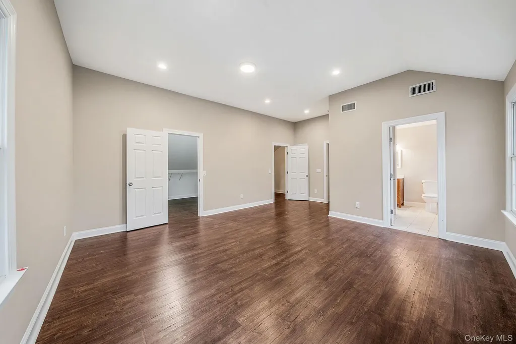 30 Lakeview Drive Mastic Beach NY 11951
