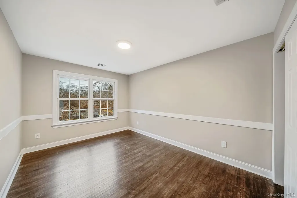 30 Lakeview Drive Mastic Beach NY 11951