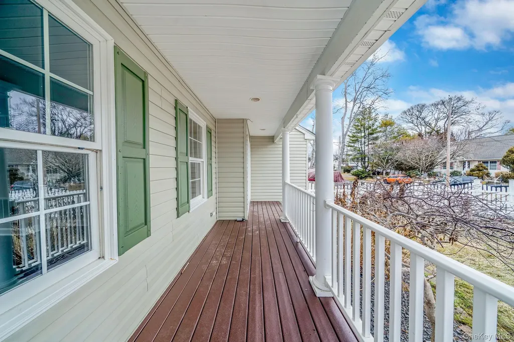 30 Lakeview Drive Mastic Beach NY 11951