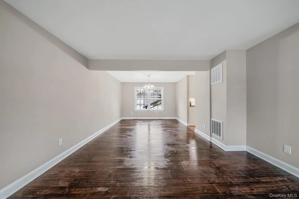 30 Lakeview Drive Mastic Beach NY 11951