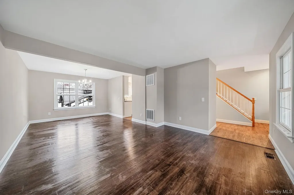 30 Lakeview Drive Mastic Beach NY 11951