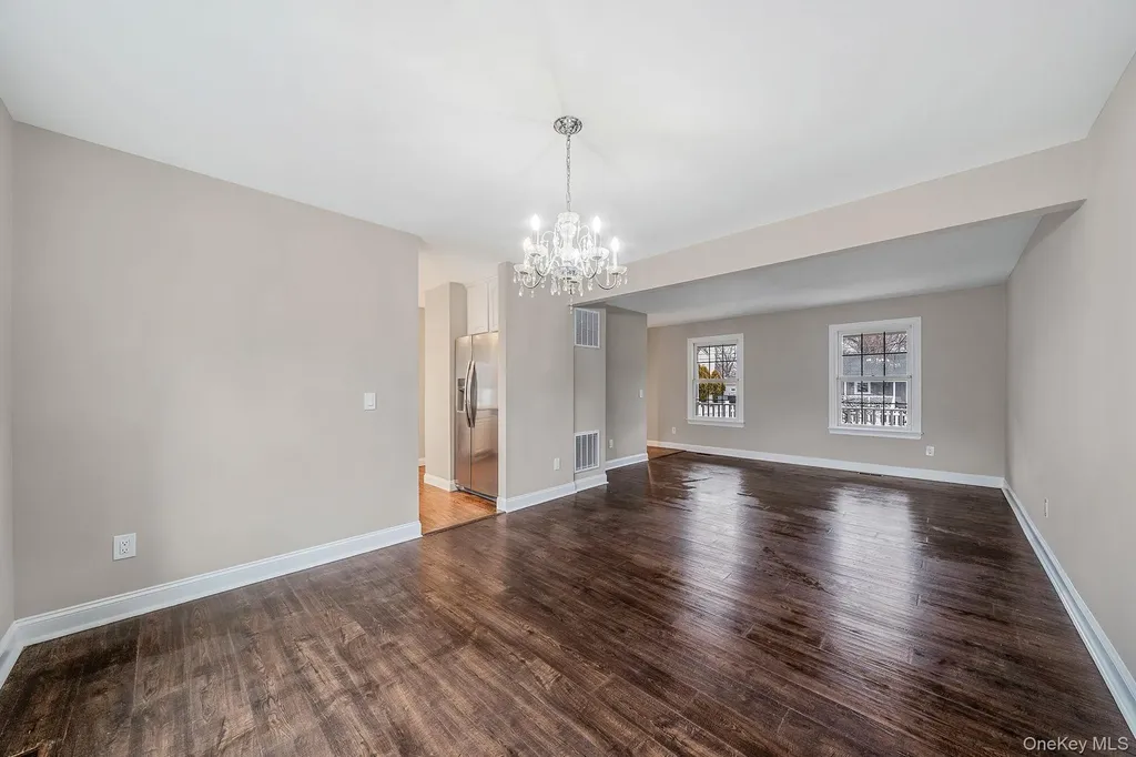 30 Lakeview Drive Mastic Beach NY 11951