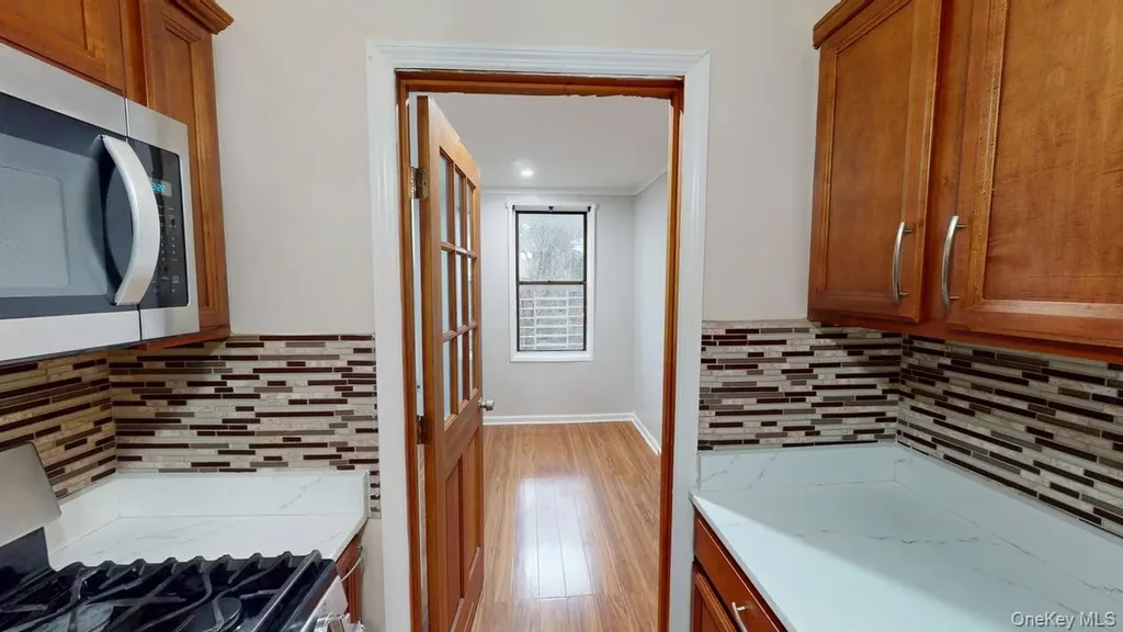 678 Warburton Yonkers NY 10701