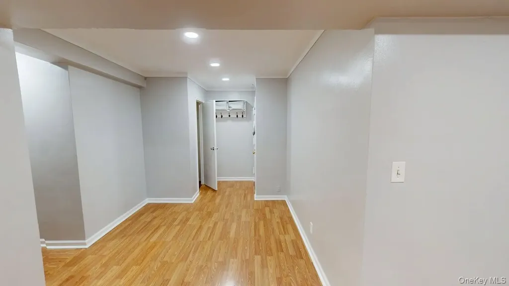 678 Warburton Yonkers NY 10701