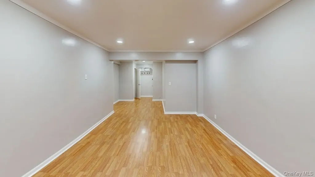 678 Warburton Yonkers NY 10701