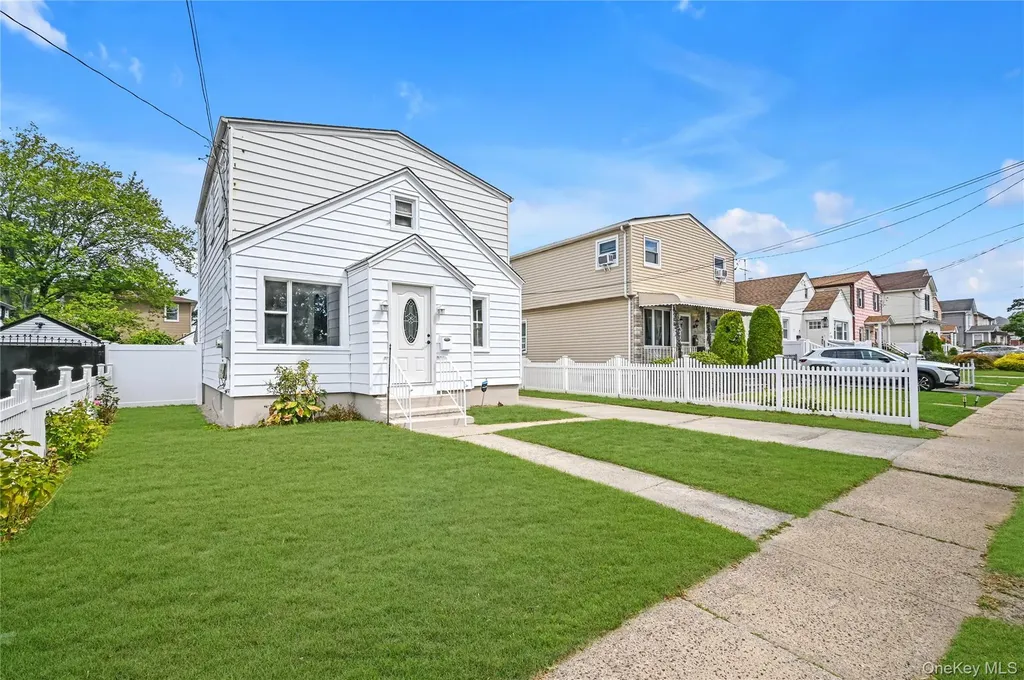 179 Hoffman Avenue Elmont NY 11003