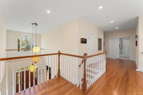 5 Stonewall Lane Mamaroneck NY 10543