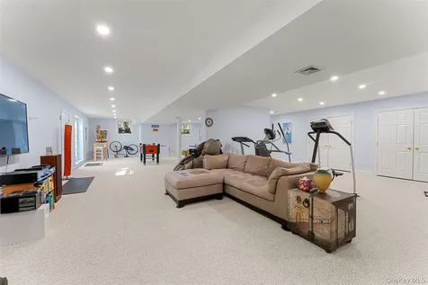 5 Stonewall Lane Mamaroneck NY 10543