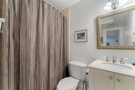 5 Stonewall Lane Mamaroneck NY 10543