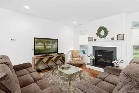 9 Sipala Court Manorville NY 11949