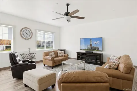 9 Sipala Court Manorville NY 11949