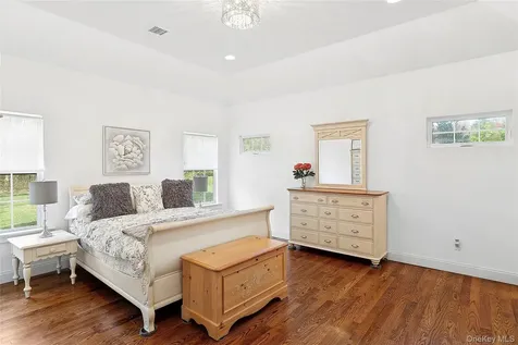 9 Sipala Court Manorville NY 11949