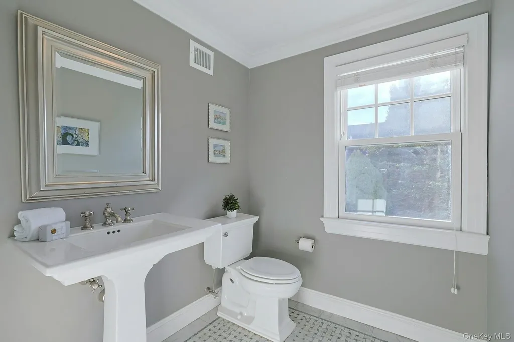 369 Evandale Road Scarsdale NY 10583