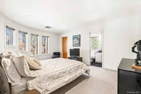 29 Captain Theale Road Bedford NY 10506