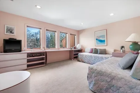 29 Captain Theale Road Bedford NY 10506