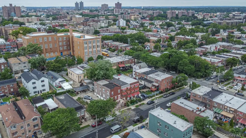 2939 Colden Avenue Bronx NY 10469