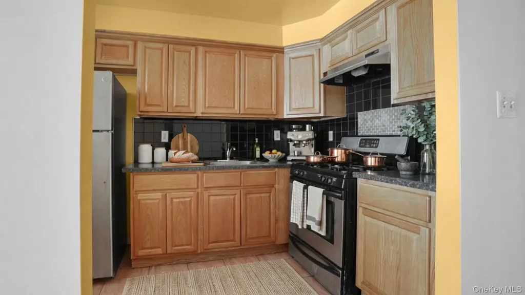 2939 Colden Avenue Bronx NY 10469