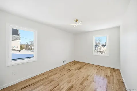 113 Woodland Avenue New Rochelle NY 10805